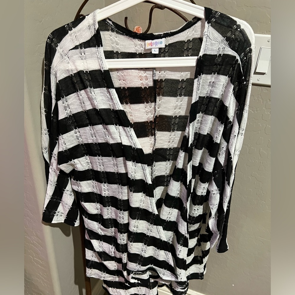LuLaRoe L Lindsey Kimono